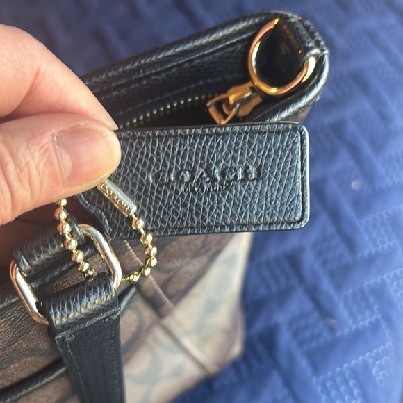 Beautiful brown on brown Coach satchel purse - Picture 4 of 14